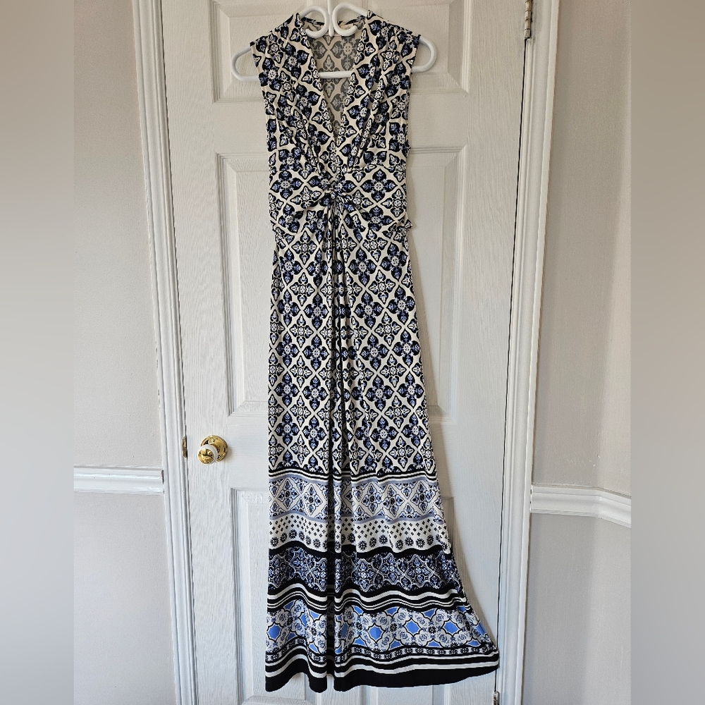 Eliza J Maxi Floor Length Stretchy Jersey Sleeveless Dress V-neck Size 6-8